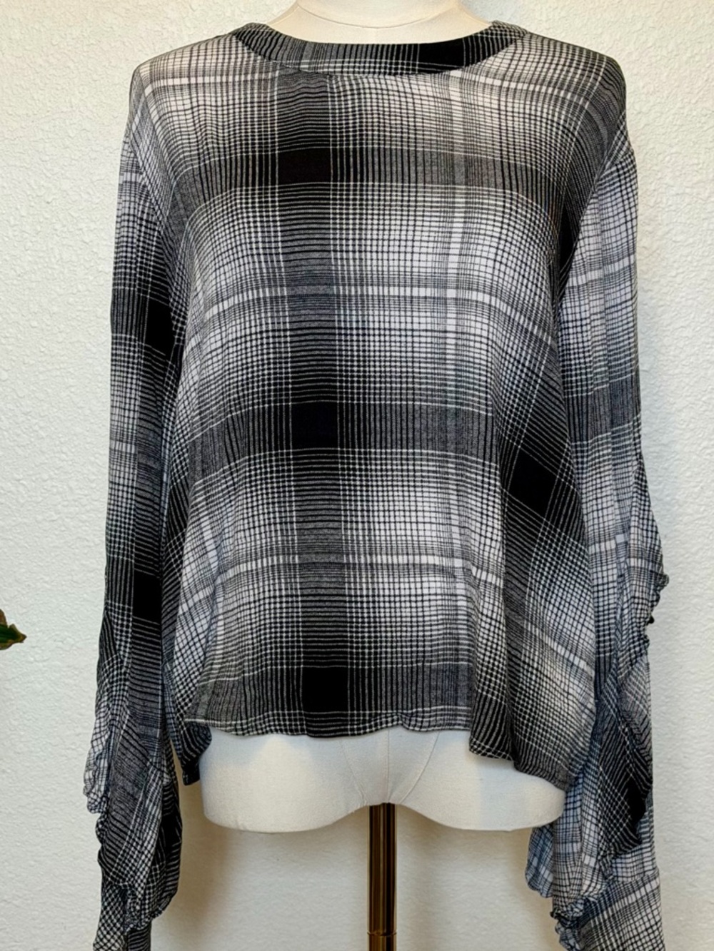 Express Plaid Lightweight Black & White Women's Top